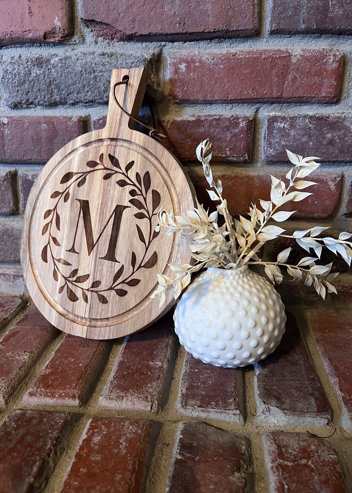 Round Monogram Board with Handle