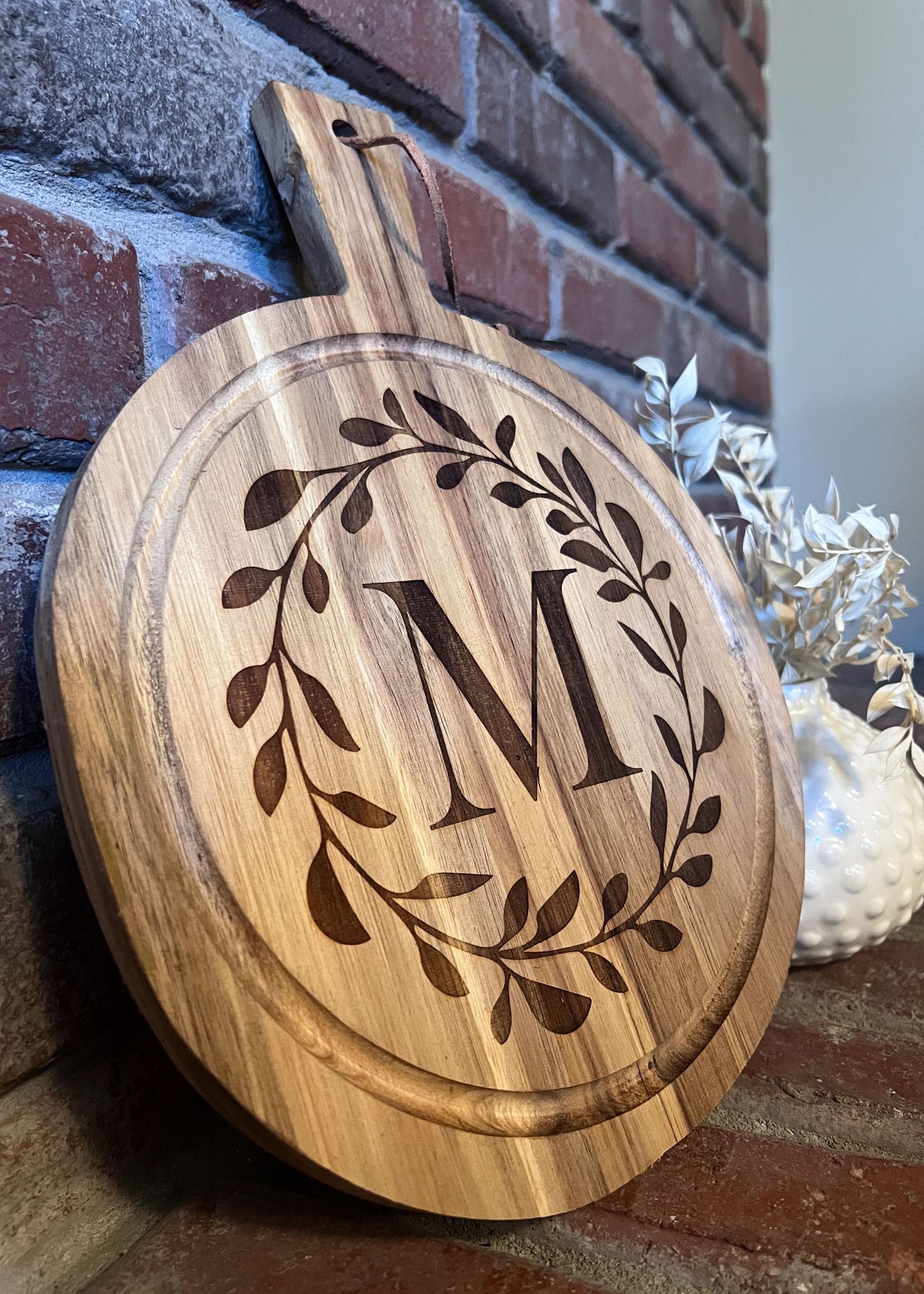 Round Monogram Board with Handle